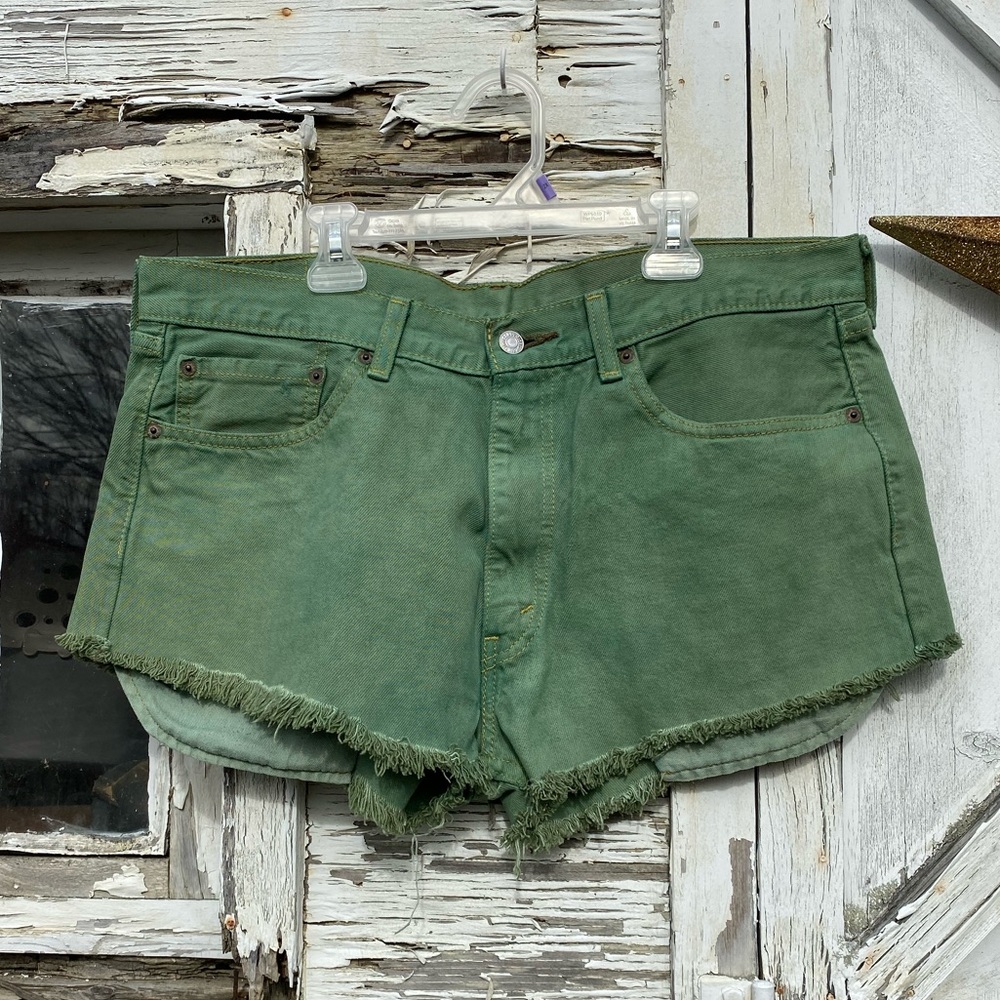CHEEKY vtg Levi’s shorts